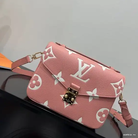 WIS LOUIS VUITTON POCHETTE MÉTIS 0425
